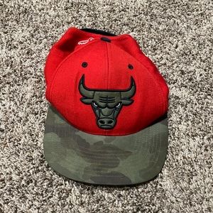 Mitchell & Ness Chicago Bulls camo snap back hat